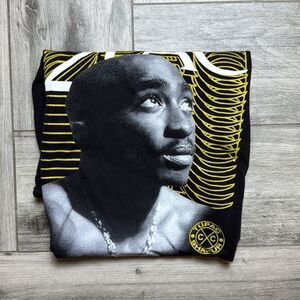 Cross Colours Men's 2Pac Tupac Shakur Portrait Short Sleeve T-Shirt Black Mediu
